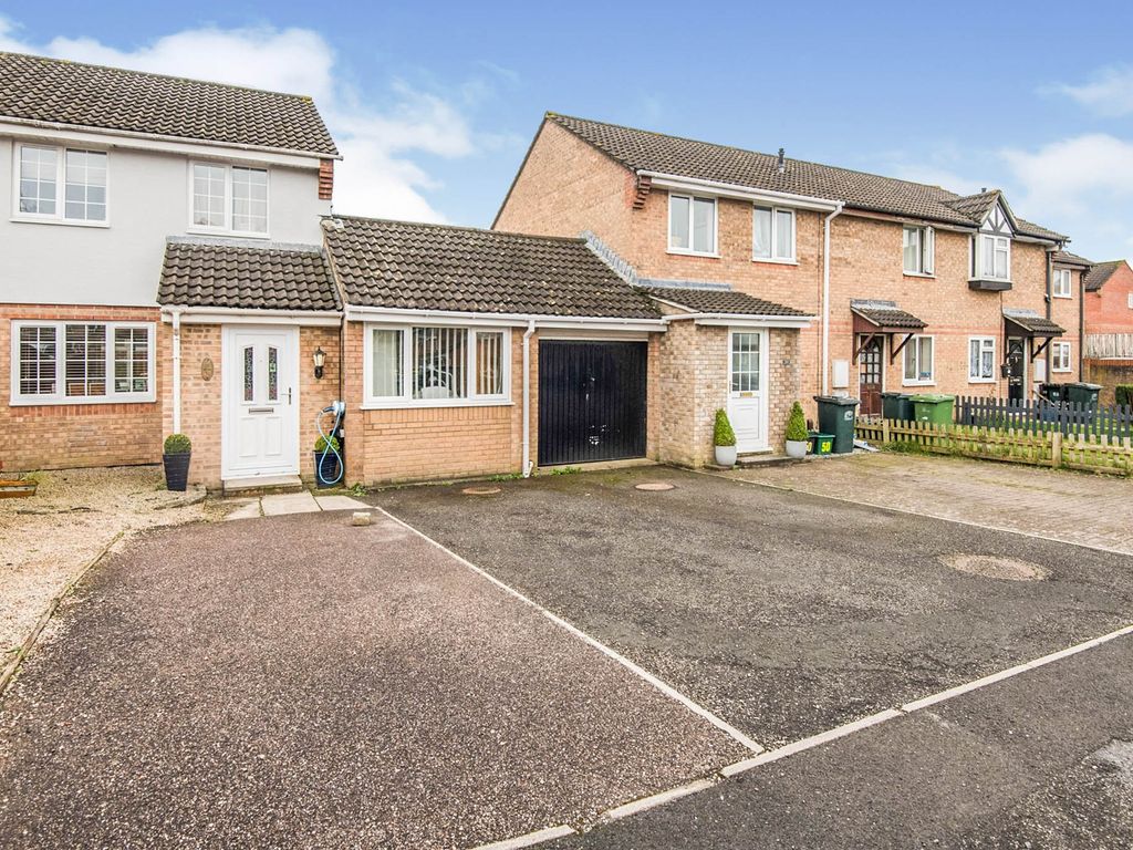 4 bed semidetached house for sale in Drum Way, Heathfield, Newton