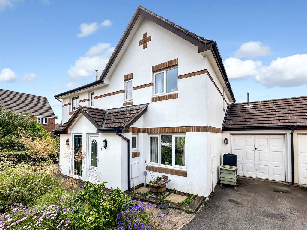 3 bed semidetached house for sale in Amyas Way, Northam, Bideford