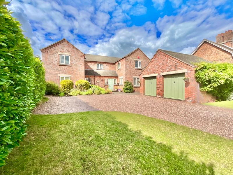 4 bed detached house for sale in Main Road, NortonInHales, Market
