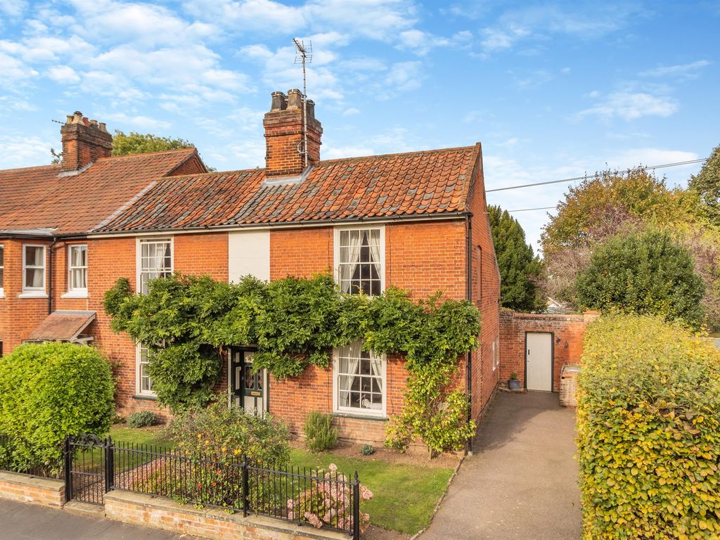 3 bed property for sale in Bure Way, Aylsham, Norwich NR11, £625,000