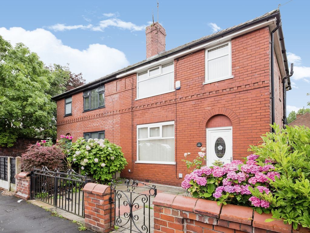 3 bed semidetached house for sale in Amos Avenue, Manchester, Greater