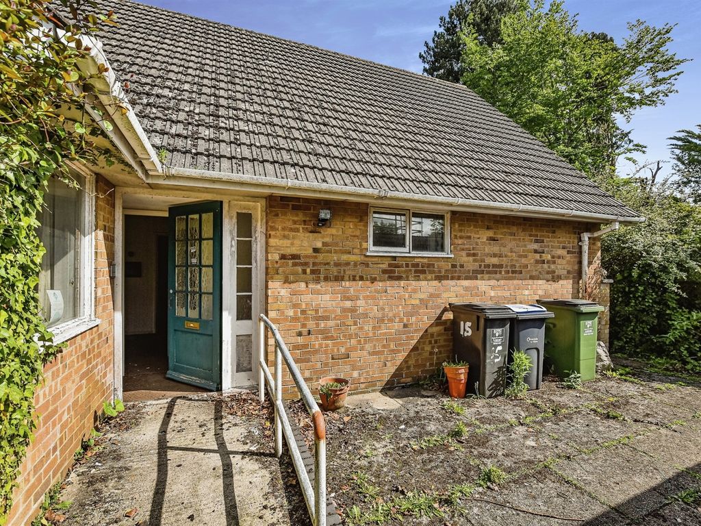 4 bed detached house for sale in Jackson Close, Devizes SN10 Zoopla