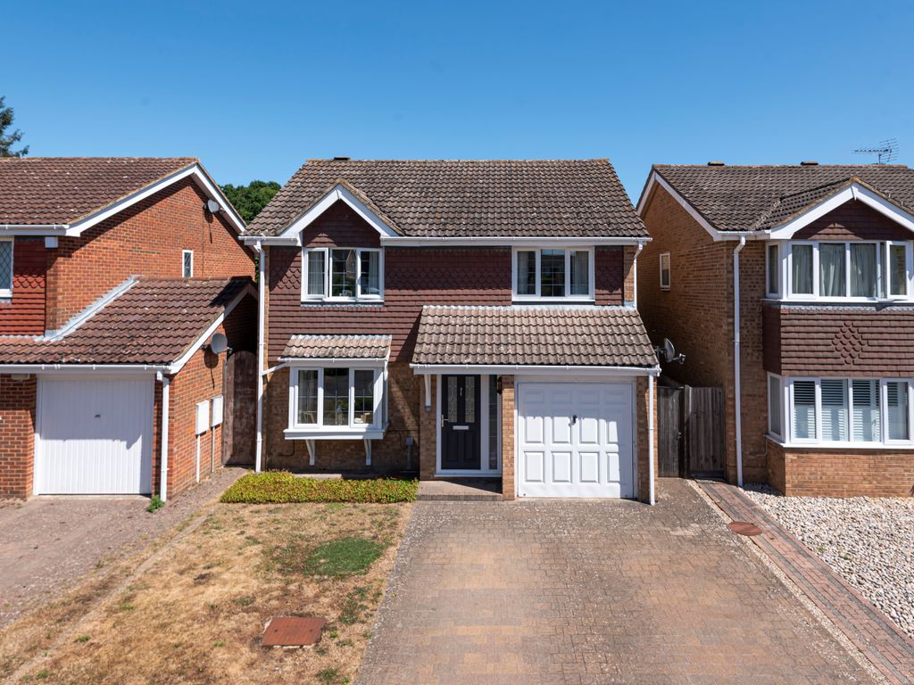 4 bed detached house for sale in Fulbert Drive, Bearsted, Maidstone