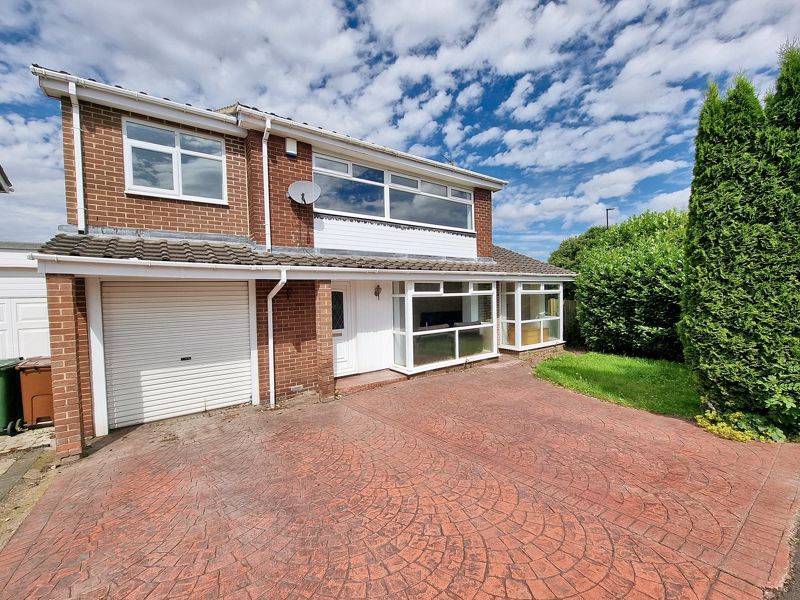 4 bed link detached house for sale in Glenhurst Drive, Chapel Park