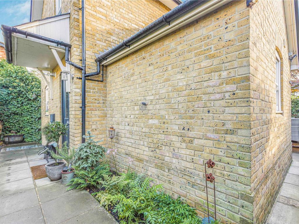 3 bed detached house for sale in Port Vale, Hertford SG14, £535,000