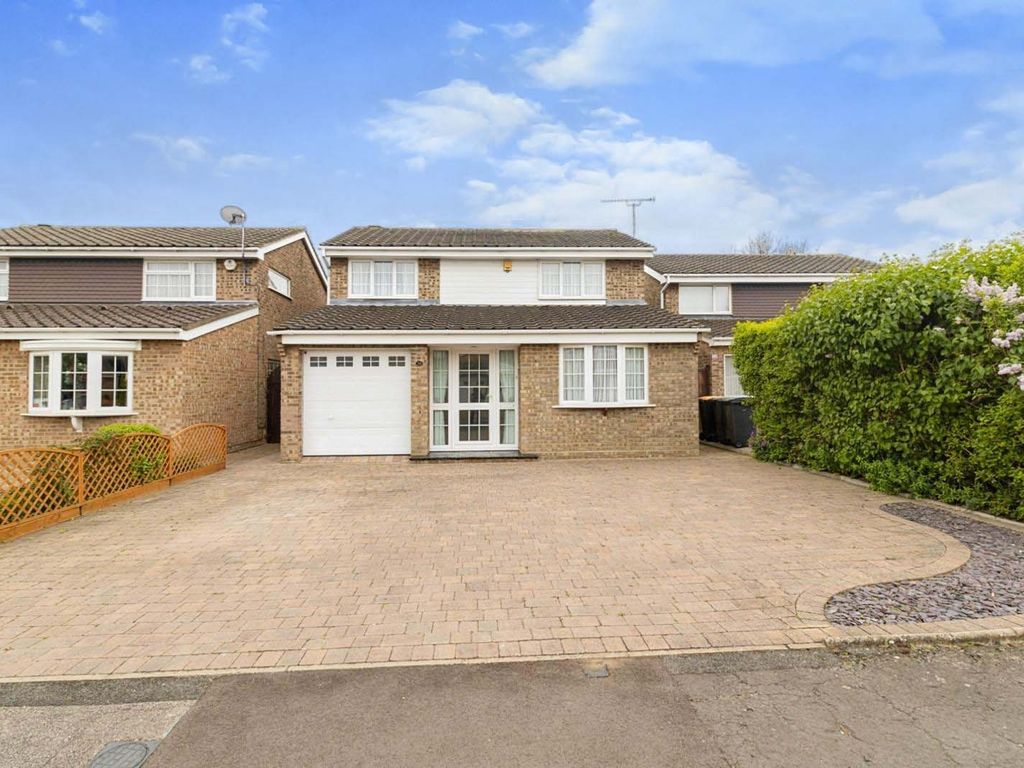 4 bed detached house for sale in Close, Bedford MK40 Zoopla