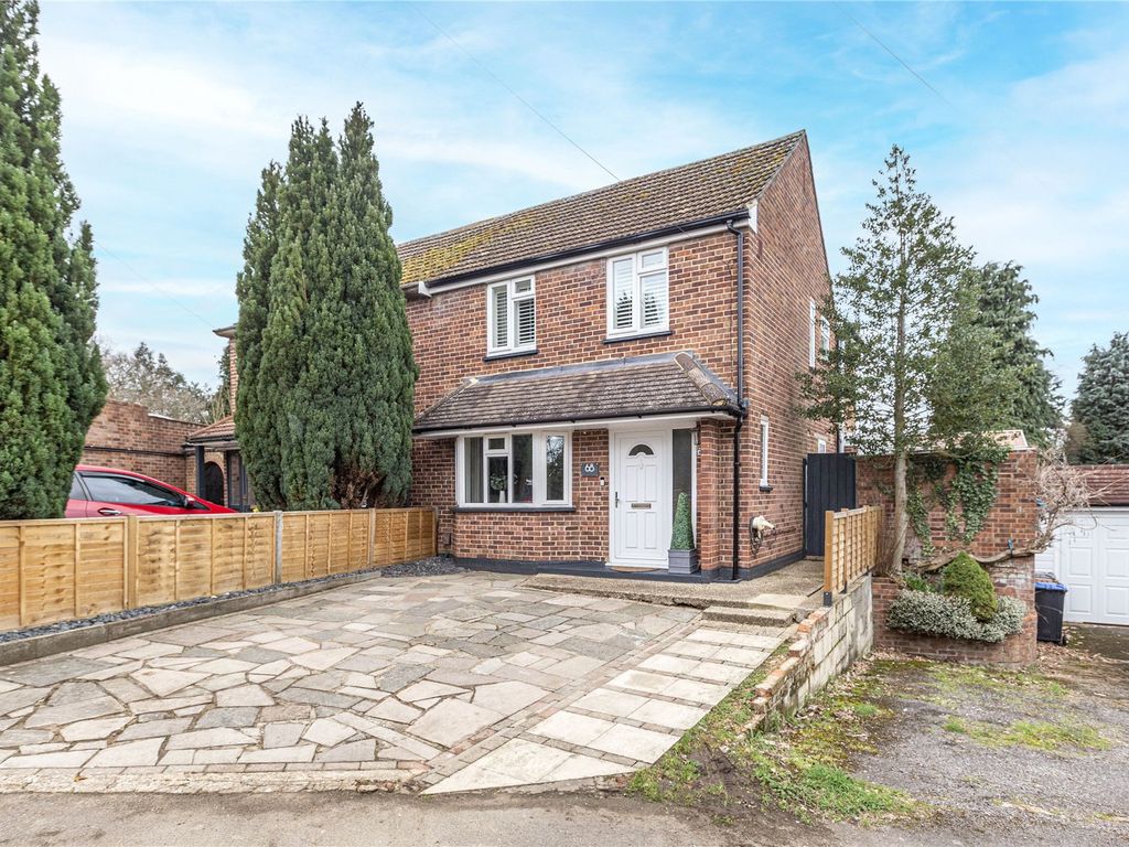 3 bed semidetached house for sale in Chertsey, Surrey KT16 Zoopla