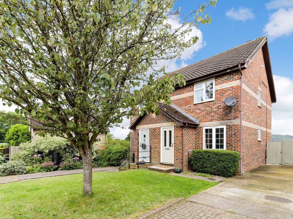 2 bed semidetached house for sale in Gayler Close, Bletchingley RH1, £