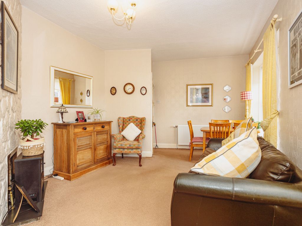 2 bed flat for sale in Queensberry Street, Dumfries DG1, £80,000 Zoopla