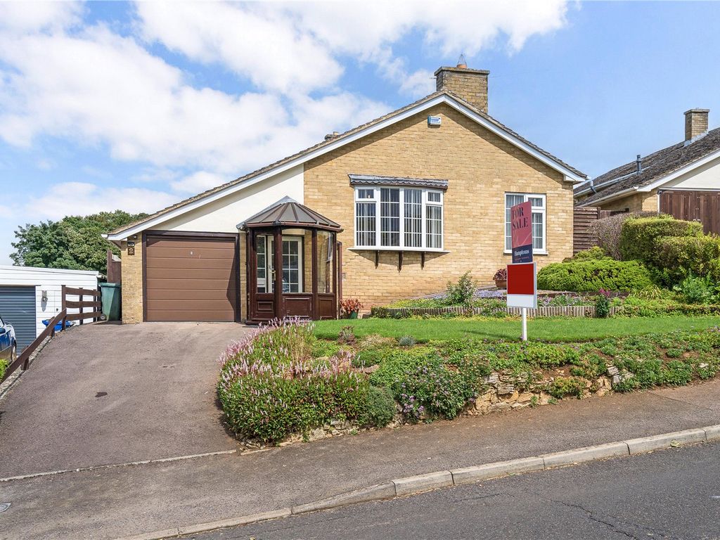 2 bed detached bungalow for sale in Danvers Road, Broughton, Banbury