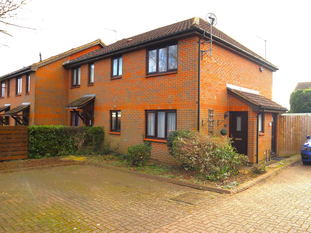 1 bed detached house for sale in Bryant Way, Toddington, Dunstable LU5