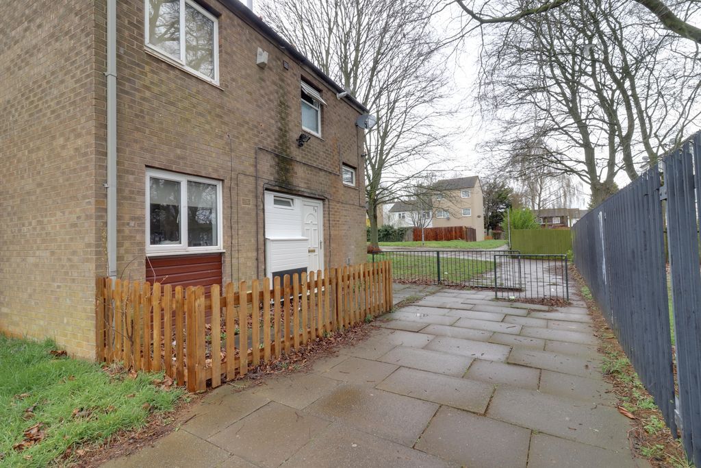 5 bed end terrace house for sale in Booth Meadow Court, Abington