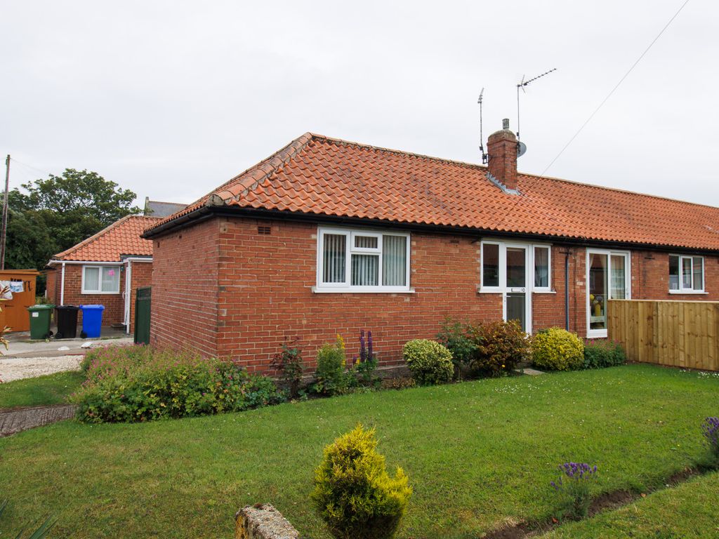 1 bed terraced bungalow for sale in West Vale, Filey YO14, £135,000