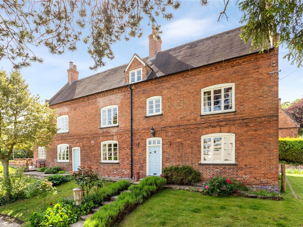 6 bed detached house for sale in Main Street, Epperstone, Nottingham