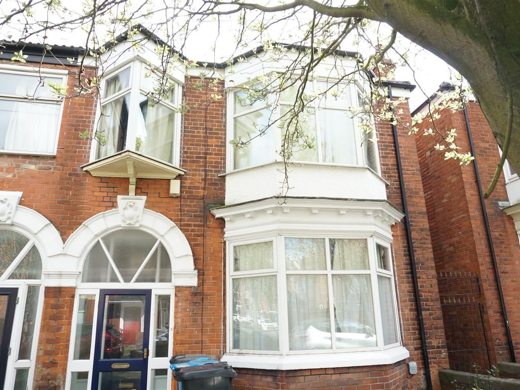 5 bed property for sale in Wellesley Avenue, Beverley Road, Hull HU6