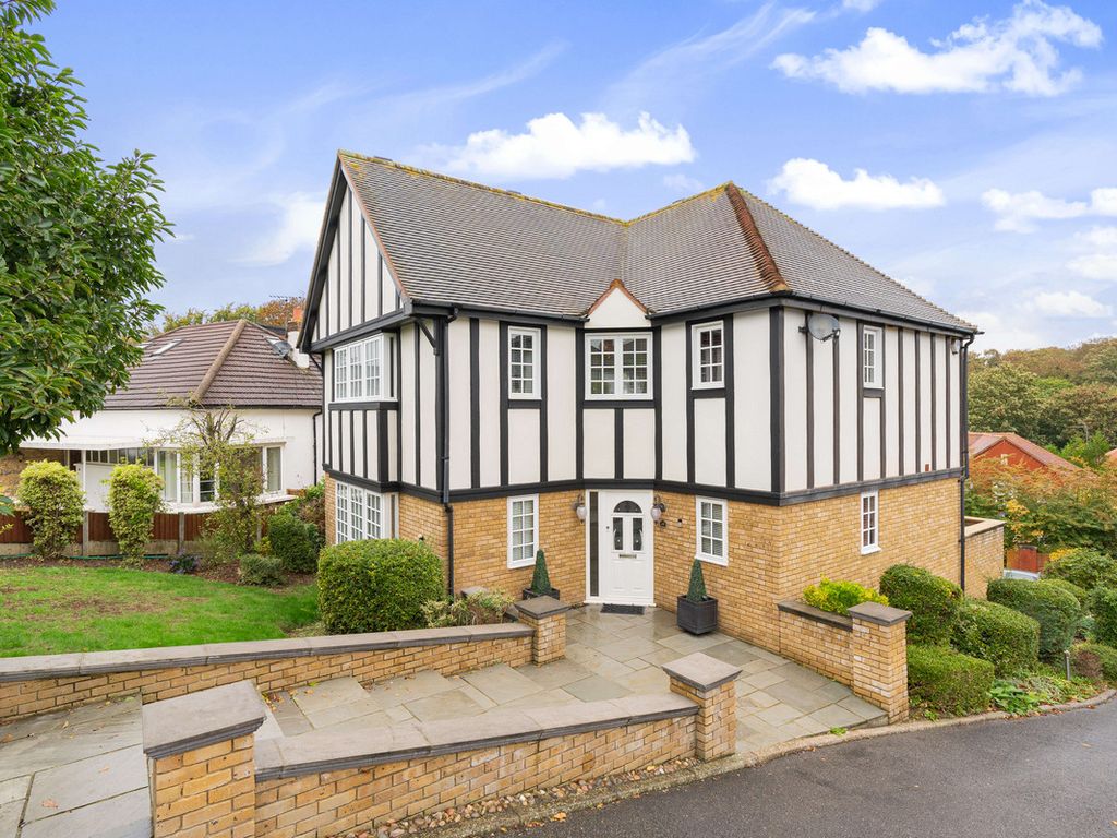 4 bed detached house for sale in Hill Crescent, Bexley DA5, £1,000,000 Zoopla