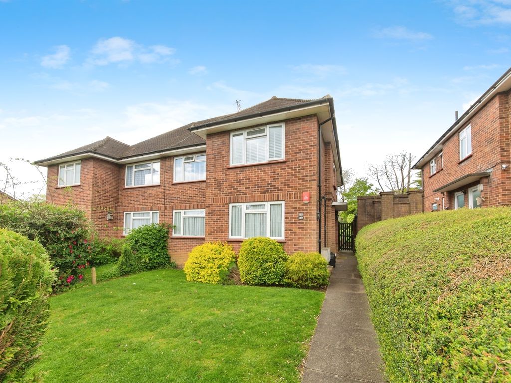 2 bed for sale in Tolcarne Drive, Pinner HA5, £400,000 Zoopla