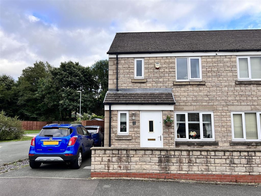 3 bed semidetached house for sale in Cypress Oaks, Stalybridge SK15, £