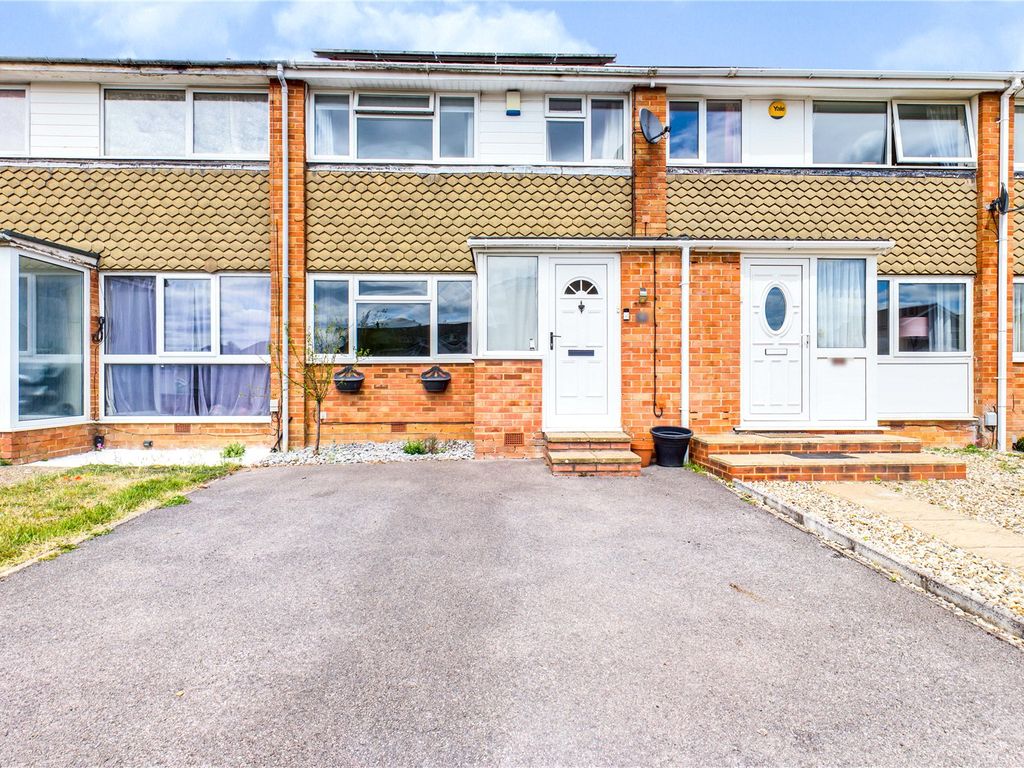 3 bed terraced house for sale in Poole Close, Tilehurst, Reading, Berkshire RG30 Zoopla