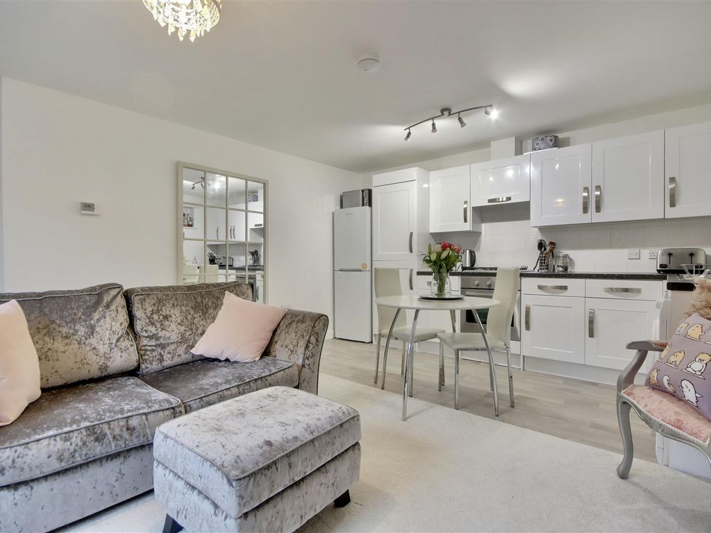 2 bed flat for sale in Dunbar Road, Southsea PO4, £187,500 Zoopla