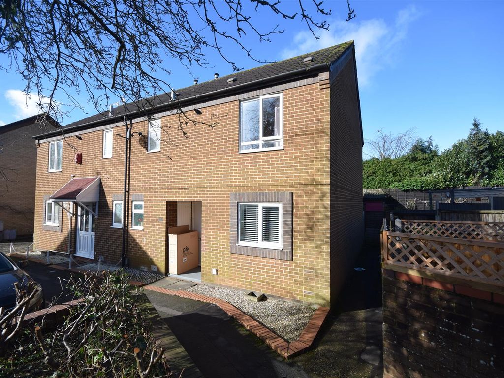 3 bed semidetached house for sale in Blackthorn Close, Old Catton