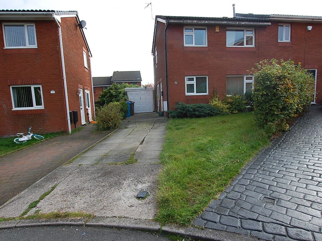 Lees Grove Oldham Greater Manchester OL4  