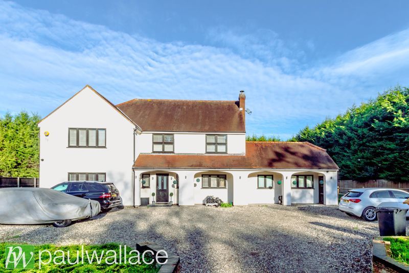 4 bed detached house for sale in Hoe Lane, Nazeing, Waltham Abbey EN9