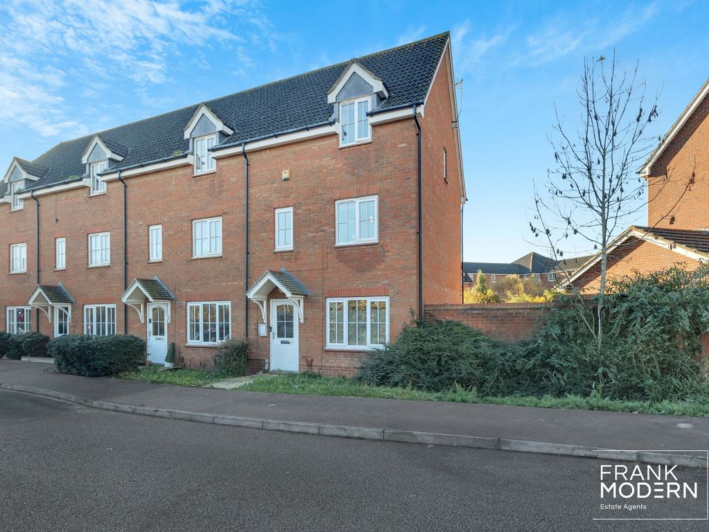 4 bed end terrace house for sale in Rothbart Way, Hampton Hargate PE7