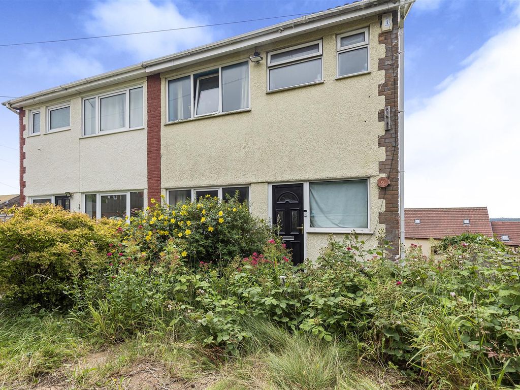 3 bed semidetached house for sale in Brynmead Close, Sketty, Swansea
