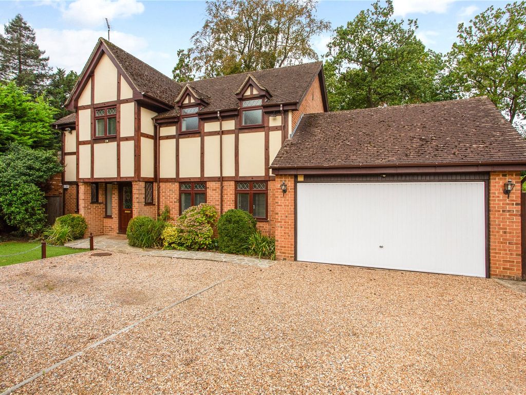 4 bed detached house for sale in Holmes Close, Sunninghill, Ascot