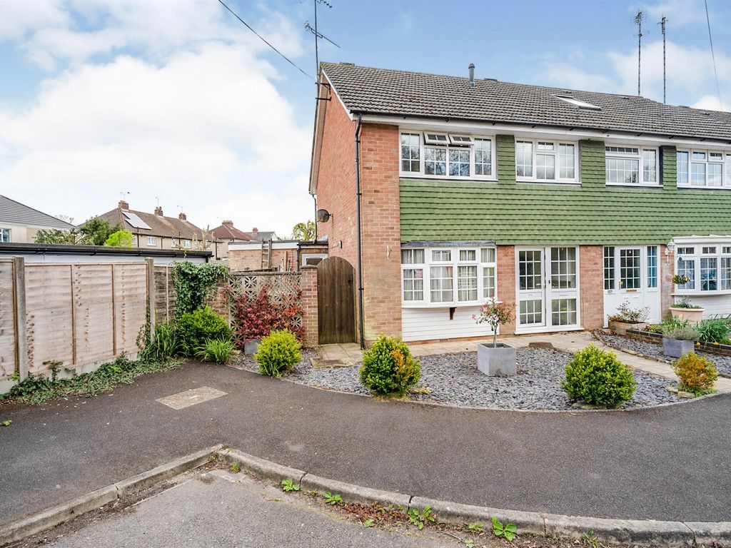 3 bed semidetached house for sale in Longwood Avenue, Cowplain