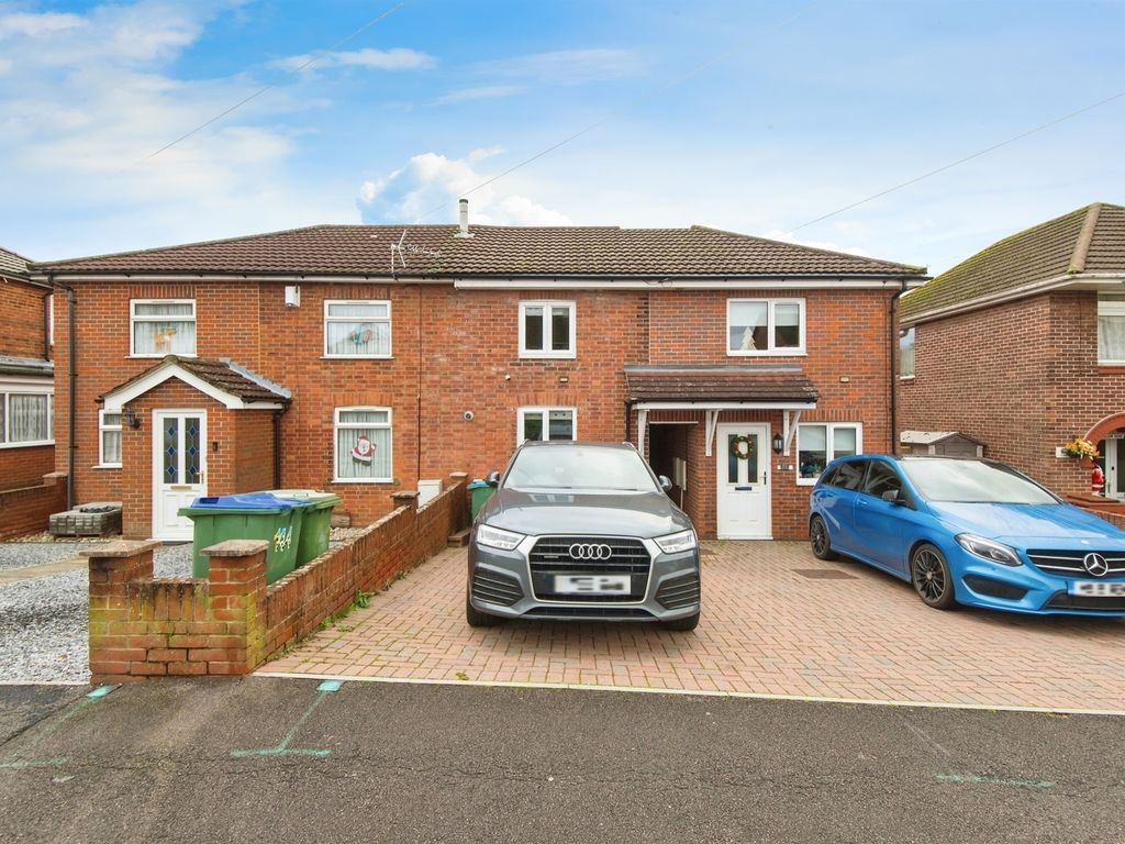 2 bed end terrace house for sale in Middle Road, Southampton SO19, £