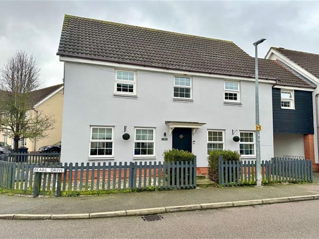 5 bed detached house for sale in Pearl Drive, Braintree CM7, £425,000