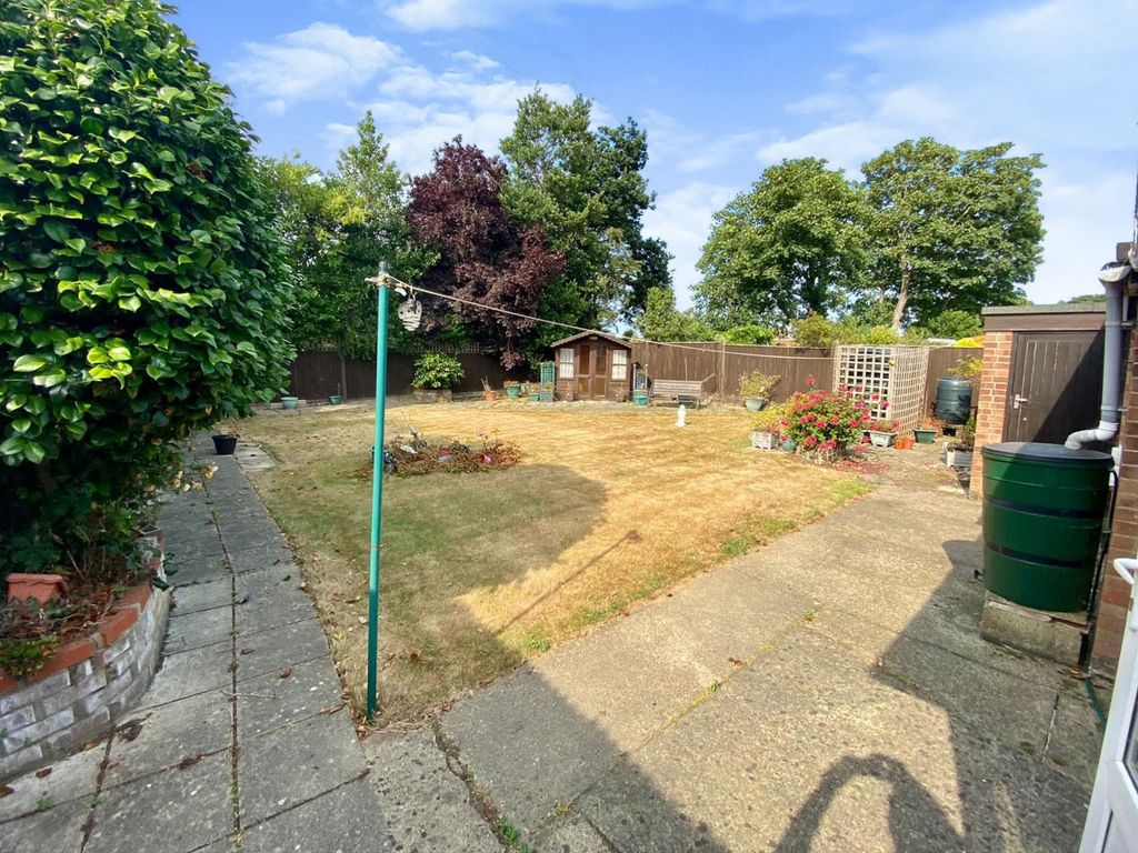 2 bed detached bungalow for sale in Beach Road, Scratby, Great Yarmouth