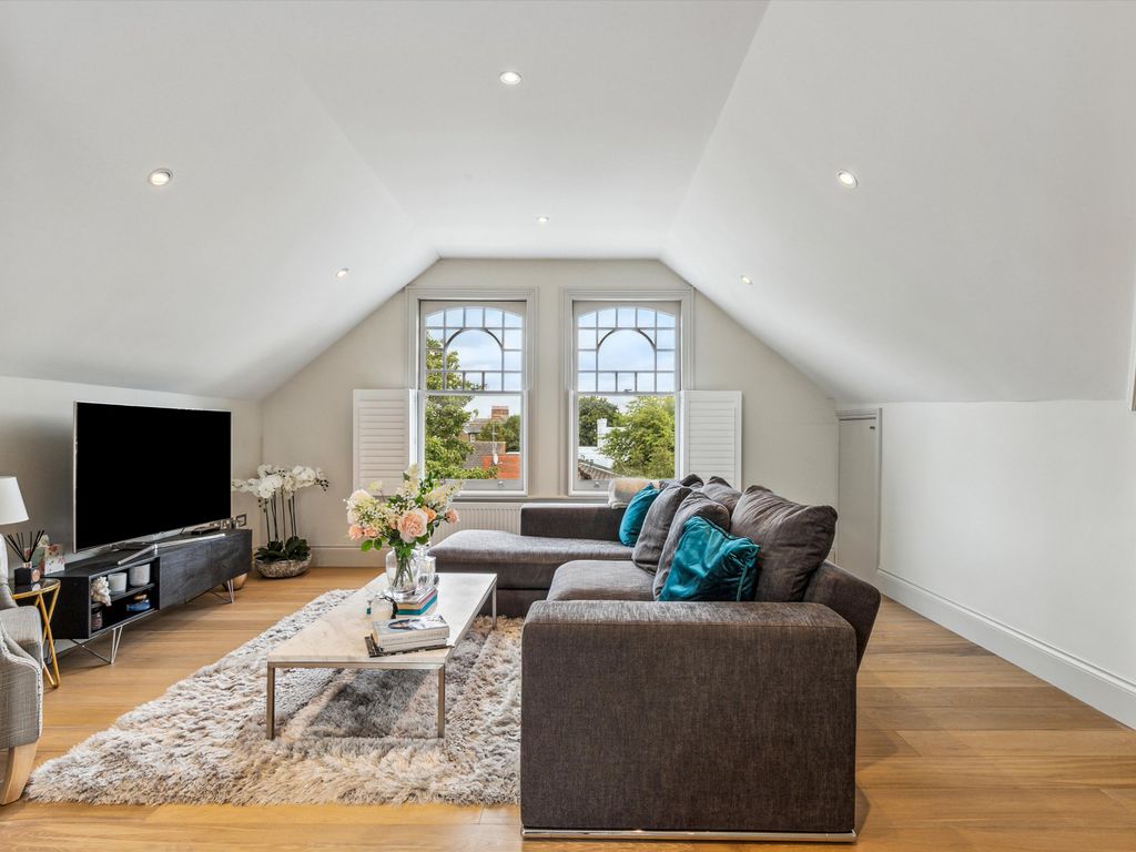 Bedford Hill, Balham SW12  