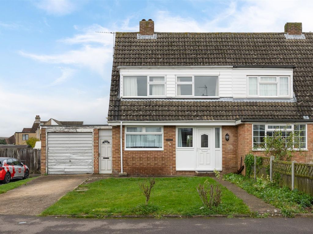 2 bed semidetached house to rent in Chase Close, Arlesey SG15, £1,200