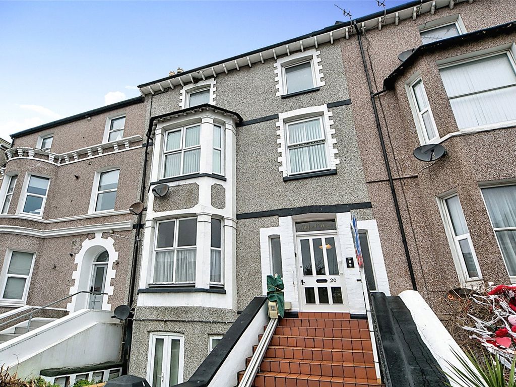 2 bed flat for sale in Lloyd Street, Llandudno, Conwy LL30, £65,000