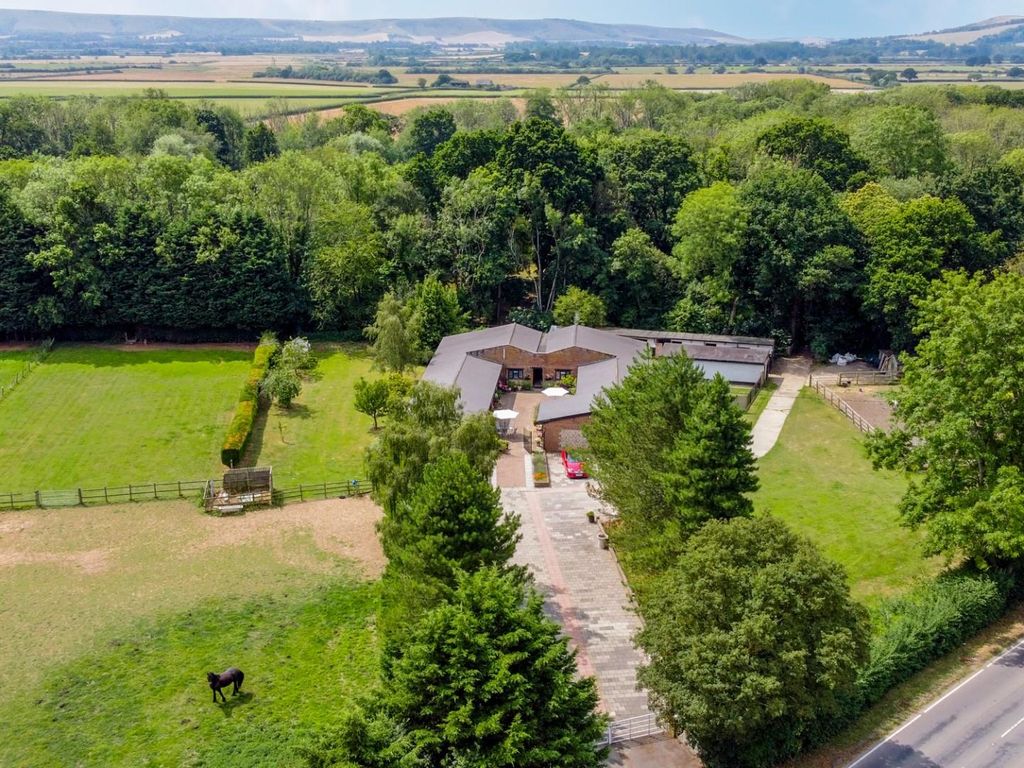 8 bed property for sale in Laughton Road, Laughton, Lewes BN8, £