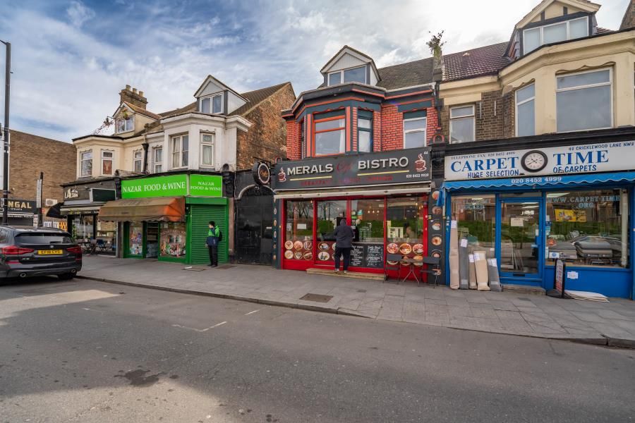 Property for sale in Cricklewood Lane, London NW2 Zoopla