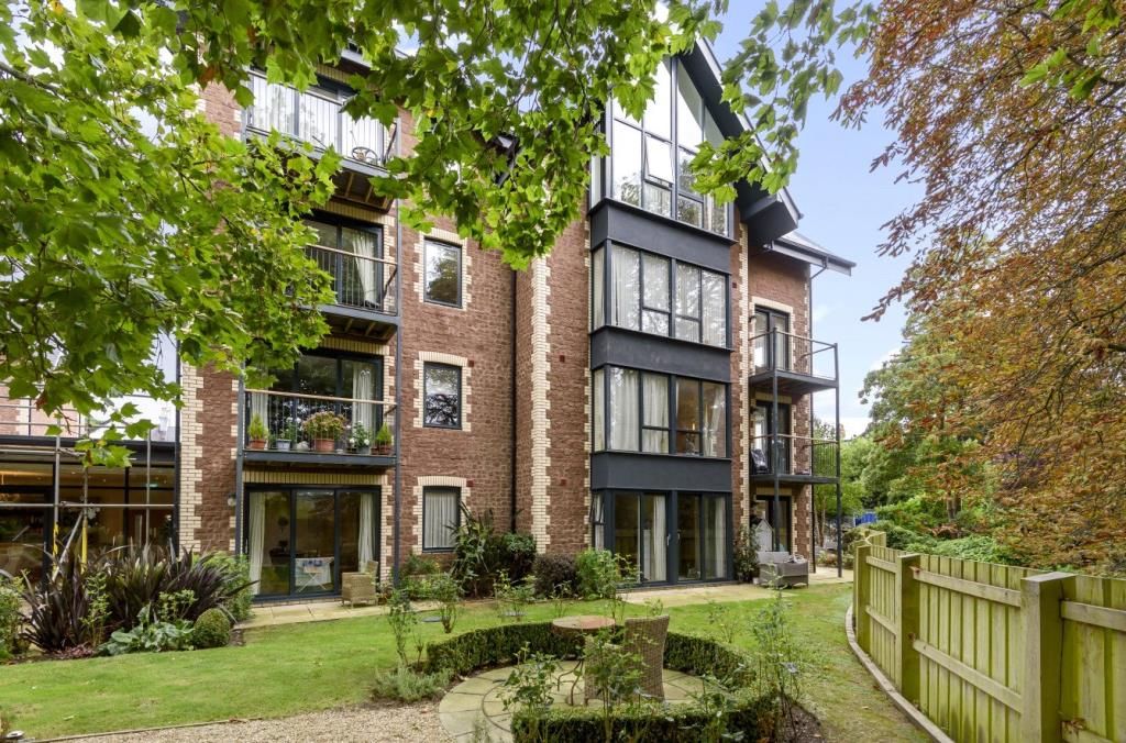 1 bed flat for sale in Courtland Road, Paignton, Devon TQ3 Zoopla