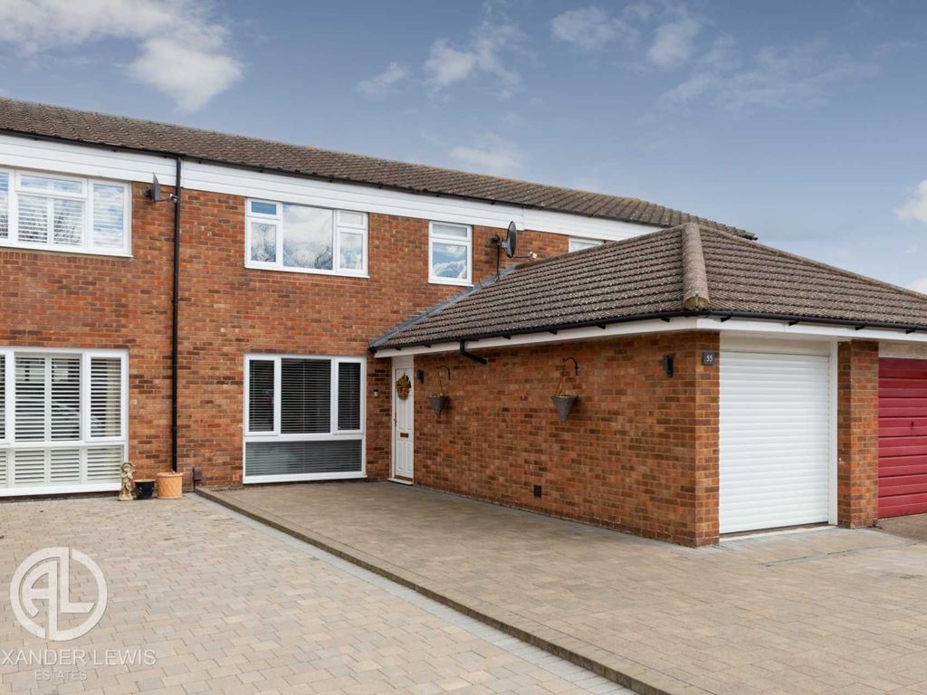 3 bed terraced house for sale in Avocet, Letchworth Garden City SG6