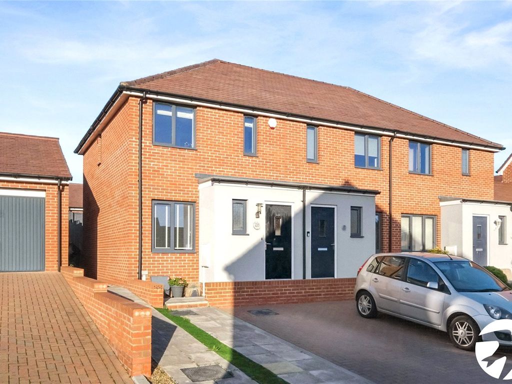 2 bed end terrace house for sale in Bailey Drive, Castle Hill