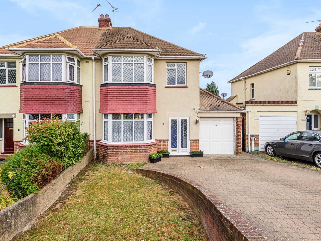 4 bed semidetached house for sale in Brompton Farm Road, Rochester ME2