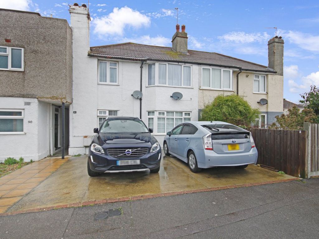 2 bed flat for sale in St. Marks Avenue, Gravesend DA11, £165,000 Zoopla