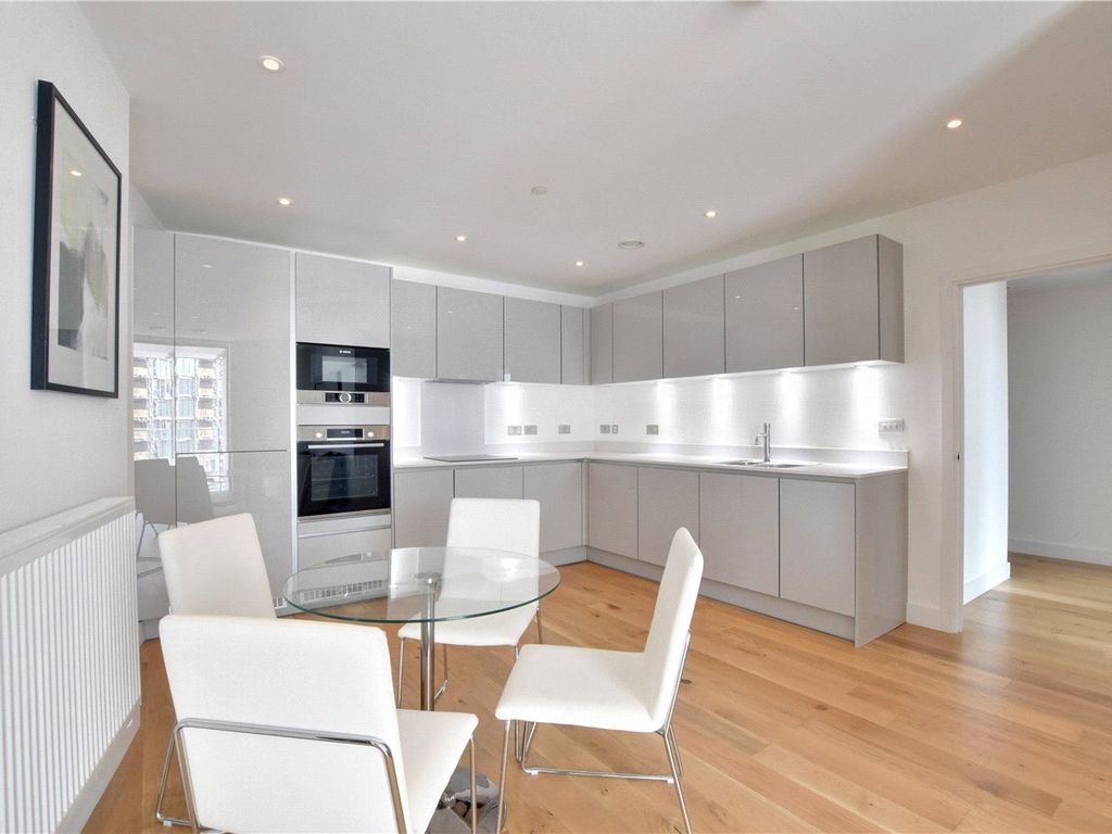 2 bed flat to rent in Station Road, Lewisham, London SE13, £2,200 pcm