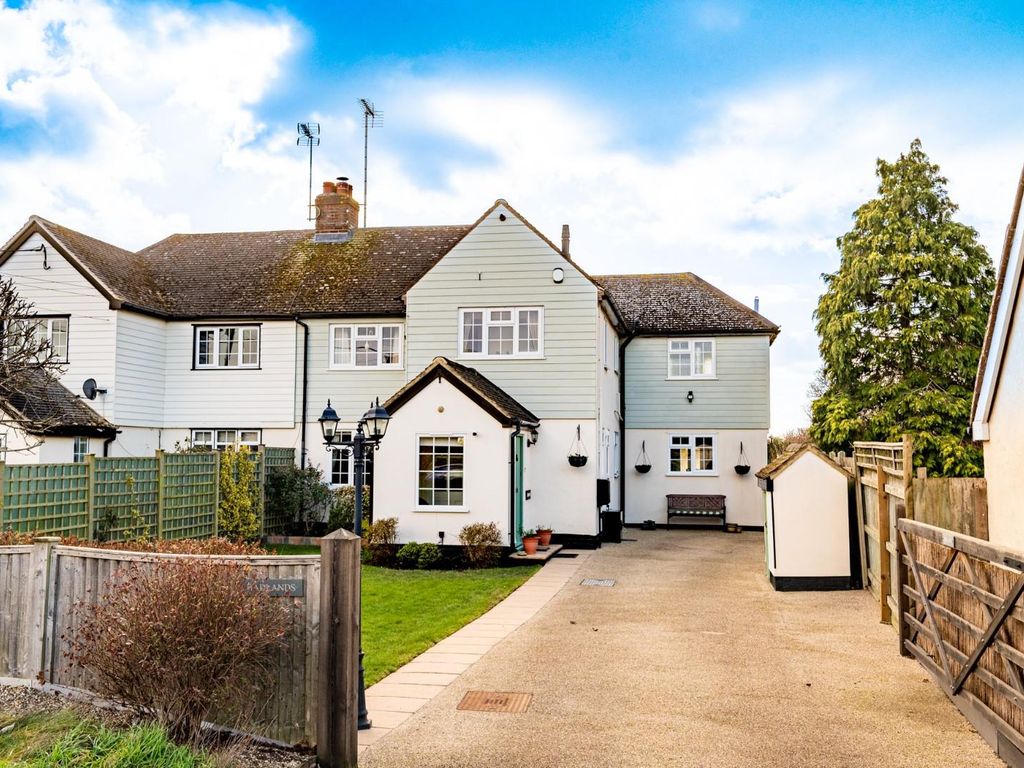 5 bed semidetached house for sale in Chelmsford Road, Felsted, Dunmow