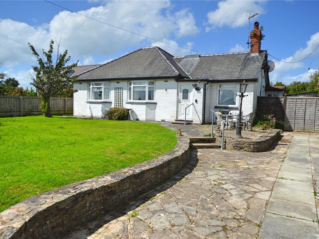 2 bed detached house for sale in Tregynon, Newtown, Powys SY16, £