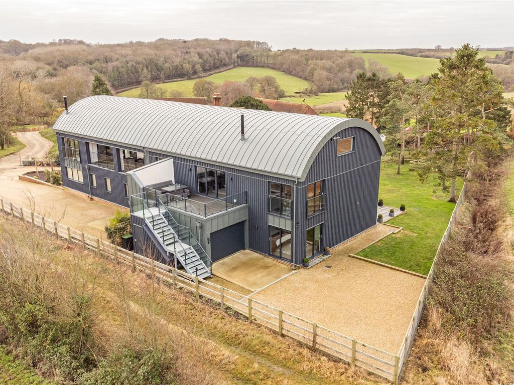 4 bed barn conversion for sale in Newport Road, Debden, Saffron Walden