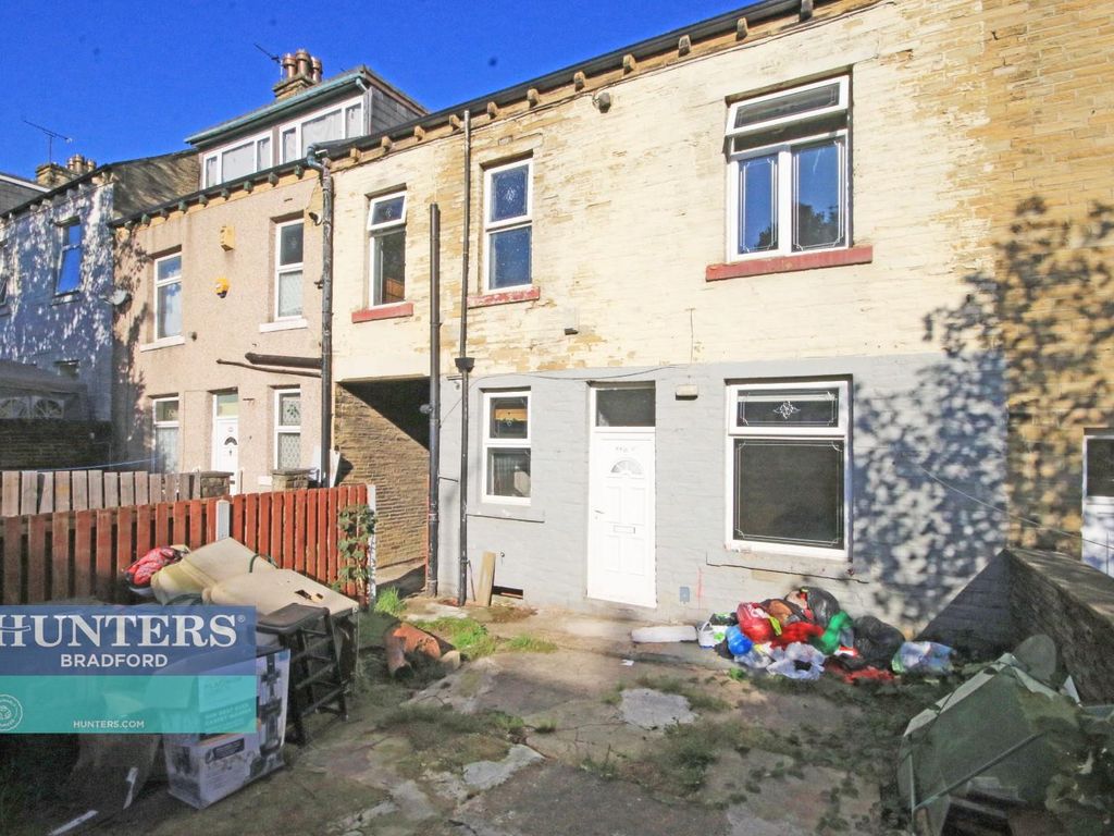 3 bed terraced house for sale in St. Stephens Road, Bradford BD5, £