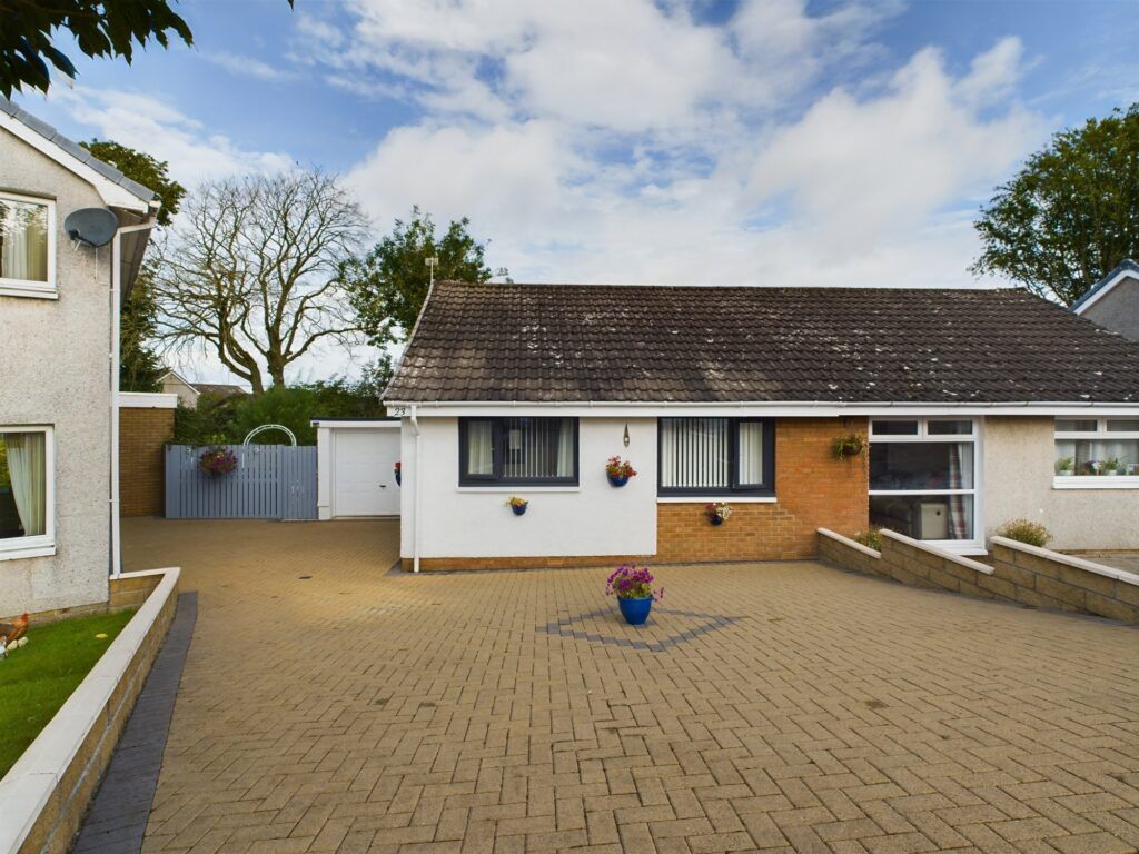 3 bed semidetached bungalow for sale in Stanmore Crescent, Lanark ML11